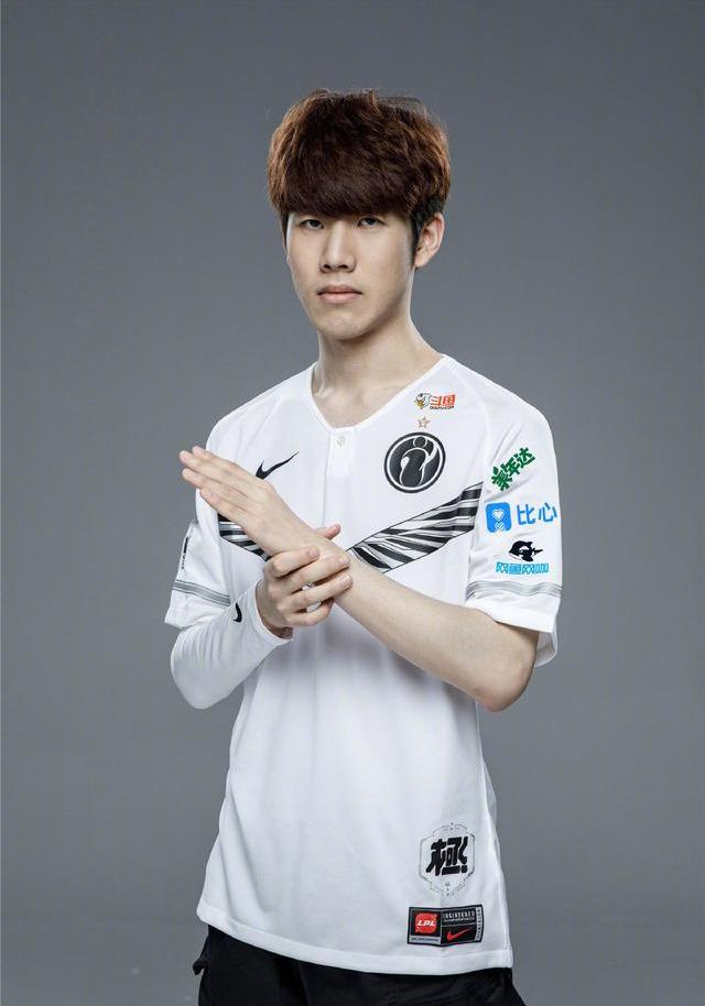 他的防守虽 他的防守虽