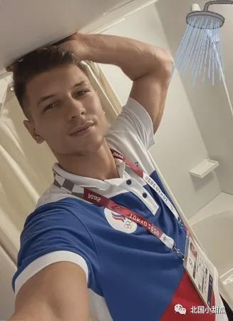 次展现了他 次展现了他