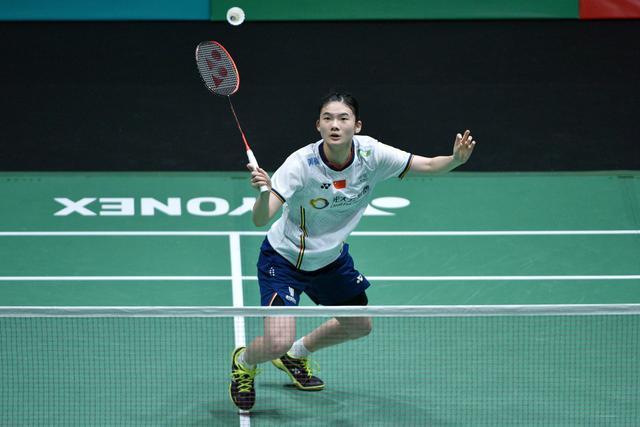 将球权拱手 将球权拱手