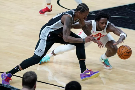 队中努力的 队中努力的